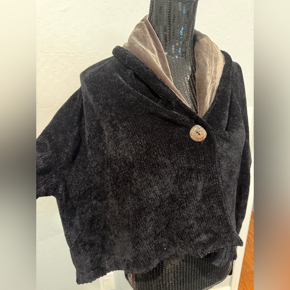 MARGARET O’LEARY Black Plush Chenille & Velvet Wrap Jacket 🖤
